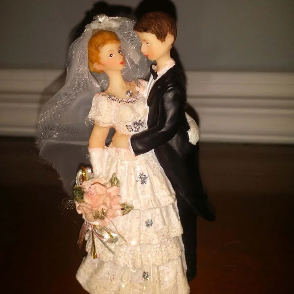 Bride and Groom Wedding Cake Topper or Guest Gifts